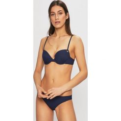 Emporio Armani - Figi kąpielowe. Niebieskie stroje kąpielowe damskie Emporio Armani, s, bez wzorów, z materiału. Za 559,90 zł.