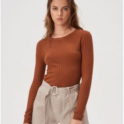 Sweter z fakturą w prążki - Brązowy. Pomarańczowe swetry damskie Sinsay, s, bez wzorów, bez rękawów, bez kaptura. Za 39,99 zł.