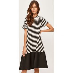 Answear - Sukienka. Czarne sukienki damskie ANSWEAR, s, bez wzorów, z bawełny, z okrągłym kołnierzem, z krótkim rękawem, krótkie, mini, oversize. W wyprzedaży za 89,90 zł.