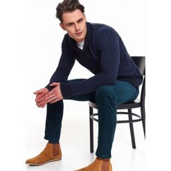 Sweter z szalowym kołnierzem. Niebieskie swetry męskie Top Secret, na zimę, xxl, bez wzorów, z dzianiny, eleganckie, bez kołnierzyka, bez kaptura. W wyprzedaży za 99,99 zł.