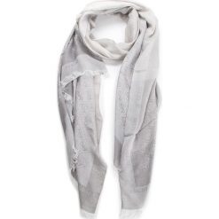 Szal GUESS - Jacqui (VG) Scarves AW7544 MOD03 ICE. Szare szaliki damskie marki Guess, z aplikacjami, z wiskozy. Za 219,00 zł.