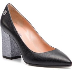 Półbuty POLLINI - SA10378C17TE400A Nero. Czarne półbuty damskie marki Pollini, z aplikacjami, ze skóry, bez obcasa, na obcasie, bez zapięcia. Za 1239,00 zł.