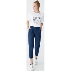 Spodnie jogging slim. Czarne spodnie damskie Pull&Bear. Za 79,90 zł.