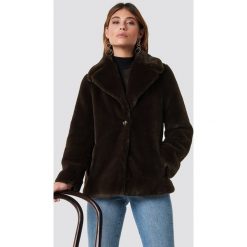 XLE the Label Kurtka ze sztucznym futrem Jenna - Brown. Brązowe kurtki damskie marki XLE the Label, z futra. Za 442,95 zł.