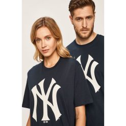 47brand - T-shirt. Niebieskie bluzki damskie 47brand, s, z nadrukiem, z bawełny, z okrągłym kołnierzem. W wyprzedaży za 89,90 zł.