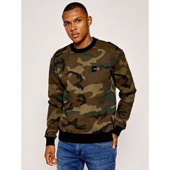 Bluza Calvin Klein All Over Camuflage K10K104510. Zielone bluzy męskie Calvin Klein, xxl, bez wzorów, bez kołnierzyka, bez rękawów, bez kaptura. W wyprzedaży za 299,00 zł.