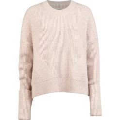 Swetry klasyczne damskie: AllSaints PIERCE CREW Sweter rose