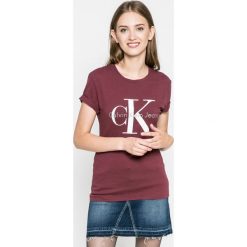 Calvin Klein Jeans - Top. Szare topy damskie Calvin Klein Jeans, l, z nadrukiem, z bawełny, z okrągłym kołnierzem. W wyprzedaży za 159,90 zł.