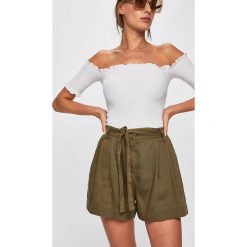 Guess Jeans - Szorty Ambre. Niebieskie szorty damskie Guess Jeans, z aplikacjami, z bawełny, casualowe. W wyprzedaży za 219,90 zł.