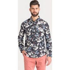 KOSZULA Armani Exchange. Czarne koszule męskie Armani Exchange, s, bez wzorów, z tkaniny, bez kołnierzyka, bez rękawów. Za 328,30 zł.