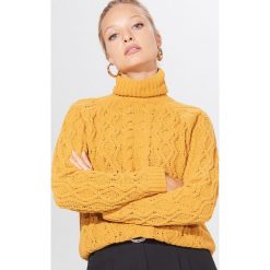 Sweter z golfem - Żółty. Żółte golfy damskie Mohito, s, bez wzorów, bez rękawów. Za 119,99 zł.