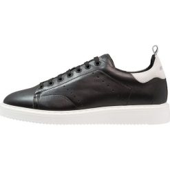 Antony Morato Sneakersy niskie black. Czarne sneakersy męskie Antony Morato, bez zapięcia. W wyprzedaży za 551,20 zł.