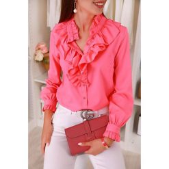 Koszula damska MORGILA PINK. Różowe bluzki damskie IVET, xl, bez wzorów, eleganckie, z falbankami, bez rękawów. W wyprzedaży za 59,00 zł.
