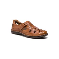 GO SOFT MI08-C507-350-01 Brązowy. Pomarańczowe sandały męskie GO SOFT, ze skóry, bez zapięcia. Za 179,99 zł.