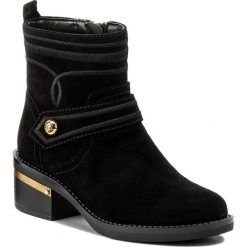 Botki GUESS - Fashion2 FLFS23 SUE10 BLACK. Czarne botki damskie skórzane marki Guess. W wyprzedaży za 459,00 zł.