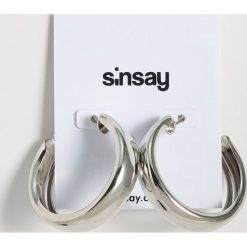 Okrągłe kolczyki na sztyft - Jasny szary. Szare kolczyki damskie Sinsay, na sztyftcie. Za 10,00 zł.