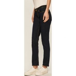 Tommy Hilfiger - Jeansy Milan. Niebieskie jeansy damskie TOMMY HILFIGER, m, z obniżonym stanem. Za 449,90 zł.