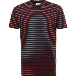T-shirty męskie: We are Cph VIETTO Tshirt z nadrukiem navy/orange