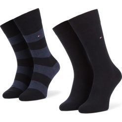 Zestaw 2 par wysokich skarpet męskich TOMMY HILFIGER - 342021001 Dark Navy 322. Niebieskie skarpetki męskie TOMMY HILFIGER, bez wzorów, z elastanu. W wyprzedaży za 49,00 zł.