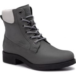 Trapery GEOX - D Rawelle B D946RB 032EK C0358 Dk Grey/Dk Grey. Szare trapery damskie Geox, ze skóry ekologicznej, bez obcasa, bez zapięcia. W wyprzedaży za 229,00 zł.