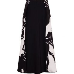 Sportmax Code ZUFOLO Spódnica ołówkowa ecru. Białe spódniczki ołówkowe marki Sportmax Code, z poliesteru. W wyprzedaży za 389,50 zł.