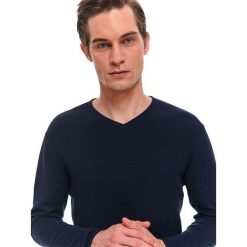 Sweter strukturalny. Niebieskie swetry męskie Top Secret, na wiosnę, m, bez wzorów, z bawełny, klasyczne, z dekoltem w serek, bez kaptura. Za 89,99 zł.