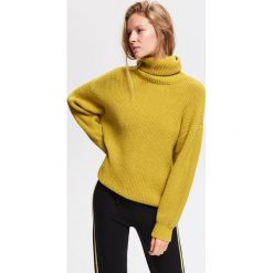Sweter z golfem - Zielony. Zielone swetry damskie Reserved, s, bez wzorów, bez rękawów. W wyprzedaży za 69,99 zł.