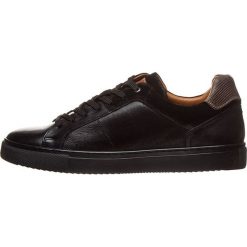 Skórzane sneakersy w kolorze czarnym. Czarne sneakersy męskie Otto Kern, na sznurówki. W wyprzedaży za 239,95 zł.
