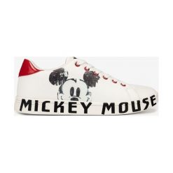 Desigual Cosmic Mickey Tenisówki Biały. Białe trampki męskie Desigual, z motywem z bajki, z materiału, bez zapięcia. Za 395,95 zł.