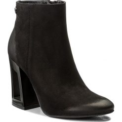 Botki damskie: Botki CARINII - B4117 360-000-PSK-C62