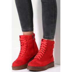 Czerwone Botki Iron Woman. Czerwone botki damskie na zamek vices, na płaskiej podeszwie. Za 99,99 zł.