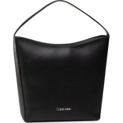 Torebka CALVIN KLEIN - Neat Hobo Md K60K606428 BAX. Czarne torebki klasyczne damskie Calvin Klein, bez wzorów, ze skóry ekologicznej, klasyczne, bez dodatków. Za 649,00 zł.