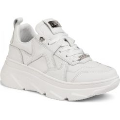 Sneakersy GOE - FF2N3018 White. Białe półbuty damskie GOE, na co dzień, bez wzorów, ze skóry ekologicznej, bez obcasa, na płaskiej podeszwie, bez zapięcia. Za 399,00 zł.