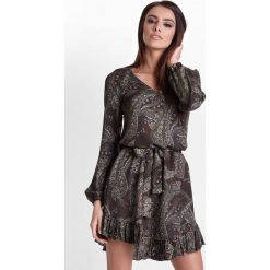 SUKIENKA MASHA W STYLU BOHO. Sukienki damskie ivon, na co dzień, w paski, z wiskozy, boho, z falbankami, bez rękawów, asymetryczne. Za 199,00 zł.