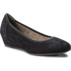 Półbuty JANA - 8-22203-20 Navy Suede 806. Niebieskie półbuty damskie Jana, na co dzień, bez wzorów, ze skóry, bez obcasa, na obcasie, bez zapięcia. W wyprzedaży za 169,00 zł.