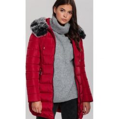 Czerwona Kurtka Armadale. Czerwone kurtki damskie Renee, na zimę, s, bez wzorów, z futra, eleganckie, długie, bez kaptura. Za 229,99 zł.