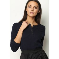 Granatowa Bluzka Craze. Szare bluzki damskie Born2be, na co dzień, xl, bez wzorów, z okrągłym kołnierzem, z długim rękawem. Za 29,99 zł.
