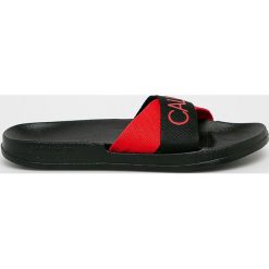 Calvin Klein Underwear - Klapki. Czarne klapki damskie Calvin Klein Underwear, bez wzorów, z materiału, bez obcasa, na obcasie. W wyprzedaży za 159,90 zł.