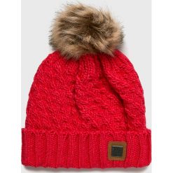 Roxy - Czapka. Czerwone czapki zimowe damskie marki Roxy, z dzianiny. Za 139,90 zł.