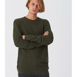 Sweter z ozdobnym splotem - Khaki. Brązowe swetry męskie House, s, bez wzorów, ze splotem, bez kołnierzyka, bez kaptura. Za 89,99 zł.