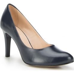 Szpilki ze skóry licowej. Czarne szpilki Wittchen, na co dzień, z aplikacjami, ze skóry, eleganckie, bez obcasa, na obcasie, bez zapięcia. W wyprzedaży za 299,90 zł.