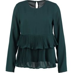 Bluzki asymetryczne: one more story Bluzka pine green