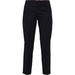 Filippa K LUISA Spodnie materiałowe dark navy. Niebieskie spodnie damskie marki Filippa K, xs, z elastanu. Za 669,00 zł.