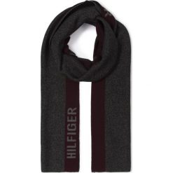 Szal TOMMY HILFIGER Selvedge Scarf AM0AM05172. Niebieskie szaliki męskie TOMMY HILFIGER, bez wzorów. W wyprzedaży za 159,00 zł.