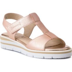 Sandały CAPRICE - 9-28709-20 Rosegold Metal 979. Różowe klapki damskie Caprice, bez wzorów, ze skóry, bez obcasa. W wyprzedaży za 179,00 zł.