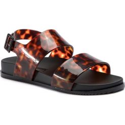Sandały MELISSA - Cosmic Sandal III Ad 32495 Black/Tortoise 52812. Pomarańczowe klapki damskie Melissa, bez wzorów, z tworzywa sztucznego, bez obcasa. W wyprzedaży za 219,00 zł.
