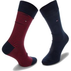 Zestaw 2 par wysokich skarpet męskich TOMMY HILFIGER - 342029001 Tommy Orginal 085. Czerwone skarpetki męskie TOMMY HILFIGER, bez wzorów, z elastanu. Za 59,00 zł.