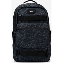 Oakley Street Skate Plecak Czarny Niebieski. Niebieskie plecaki męskie Oakley, w paski, z materiału, street. Za 411,95 zł.