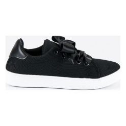Tekstylne wiązane trampki Merg czarne. Czarne tenisówki damskie Merg. Za 39,90 zł.