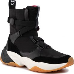 Sneakersy MARC O'POLO - 908 15233505 610 Black 990. Czarne półbuty damskie Marc O'Polo, bez wzorów, ze skóry, bez obcasa, na płaskiej podeszwie, bez zapięcia. W wyprzedaży za 319,00 zł.